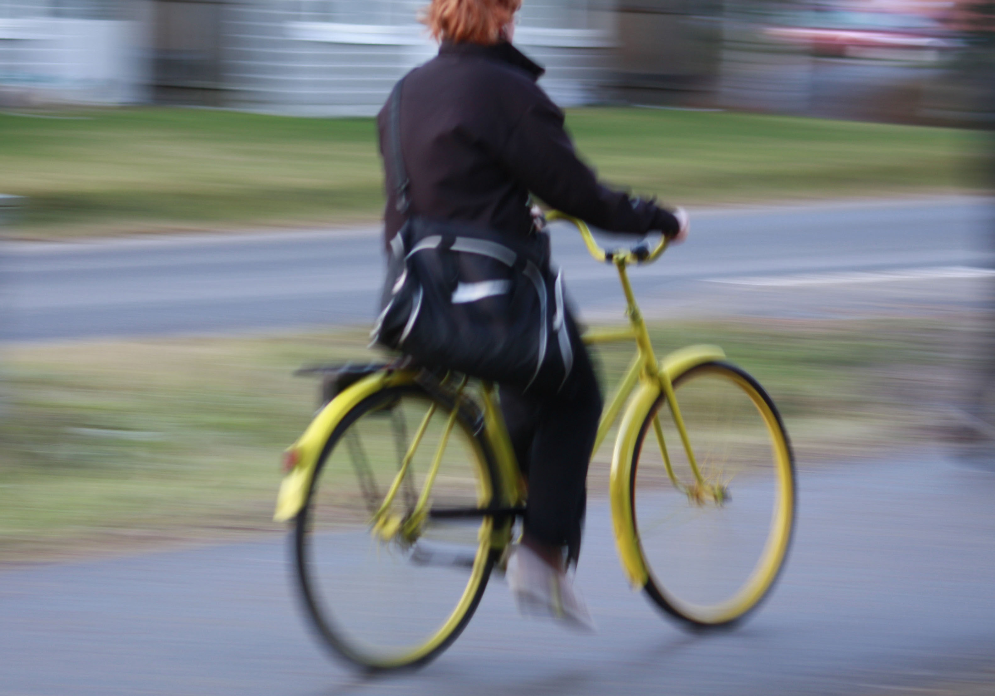 TRAFIKSÄKERHETSLÄGET Foto: Sara Ruthberg Cyklisternas vanligaste skador 3 % Huvudskada/Ansiktsskada 14 % Axelskada Analyserna visar att: åldersgruppen 1 29 år skadas i större utsträckning än övriga