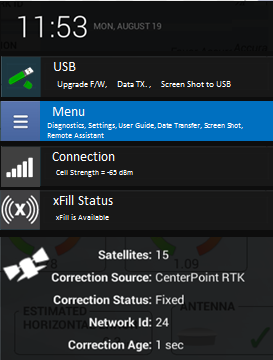 DISPLAYFÄLT Displayfältet är tillgängligt på alla skärmar. Meddelandeikonerna på höger sida av fältet anger status, däribland statusen för GNSS- och xfill teknik.