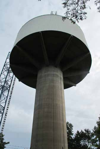 10. TORNPARKEN MINDRE PARK- OCH LEKOMRÅDE Bostadsnära natur Ca 1 ha Skyddas delvis av: D:XI/1988 Natur: naturområde 1:5 000 Tornparken består av naturmark samlad runt vattentornet.