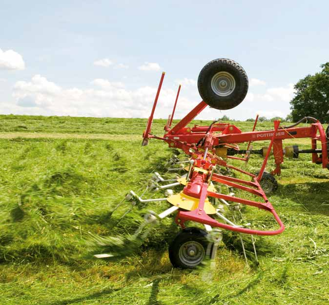 HIT 910 A ALPIN 4- och 6-rotorers hövändare Konstruktion i lätt högkvalitets material och perfekt markföljsamhet är de egenskaper som prioriterades när ALPINHIT-hövändarna utvecklades.