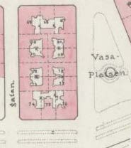 Flertalet sådana kvarter, med längdriktningen i norr-söder, skulle enligt planen 1866 ha en bredd av i Lorensberg 190 fot (56,5 meter) och i Vasastaden 205 fot (60,9 meter).
