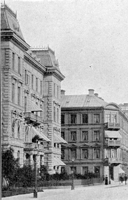 Vid Parkgatan i stadens nya praktläge för bostäder kunde Rapp, genom frånvaron av maxhöjd i 1867 års tomtreglering för 13:e roten och genom byggnadsstadgans femvåningsgräns, ha skapat ett än mer