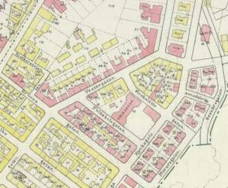 Denna hade planlagts 1872 för att avhjälpa en svår bostadsbrist och under tioårsperioden från 1874 fyllde Göteborgs Arbetare Bostads AB sänkan mellan Nilssons berg och