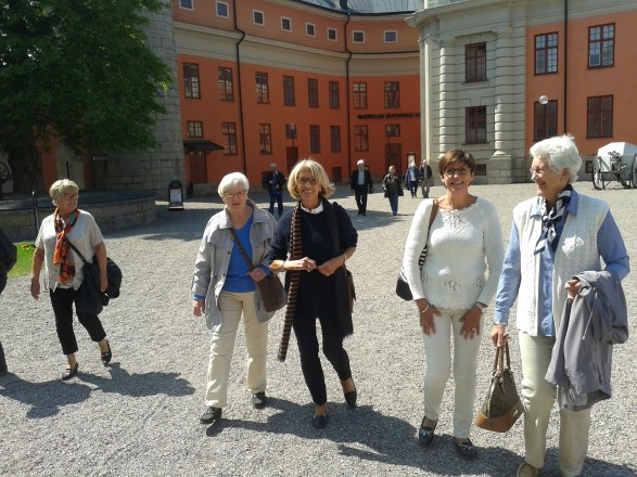 Glada Vaxholmsresenärer Medlemsträff på Gäddeholms Herrgård Torsdagen den 2 juni gjorde Vision pensionärssektion Västerås ett besök på Gäddeholms