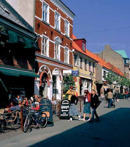 Volymhandel Sällanköpshandel och handel med tunga och/eller skrymmande varor som är olämpliga i city föreslås i externa och halvexterna lägen där tillgängligheten för transporter är gynnsam.