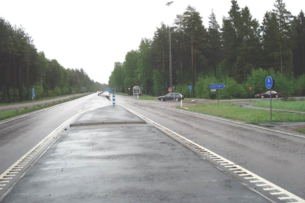 4.4.2.1 Beskrivning av platsen och dess läge Väg 11 väster om tätorten Sjöbo är en mitträckesväg med 2+1 körfält.