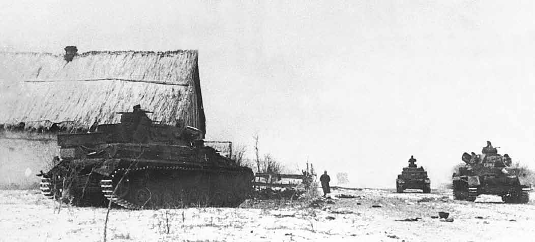 Tysk pansar framrycker i snön. Mot Rostov anföll III tyska pansarkåren med två pansardivisioner och Leibstandarte SS Adolf Hitler (LSSAH).