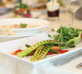 SKOLAN MITT I VERKLIGHETEN RESTAURANG- OCH LIVSMEDELS- PROGRAMMET ger dig högskolebehörighet, men framför allt är det en ingång till en bransch där karriärmöjligheterna är närmast oändliga.