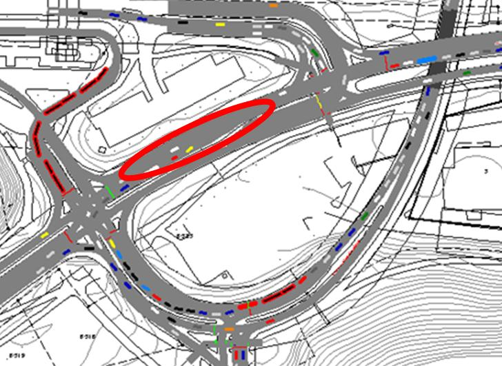 Figur 9. Problembild Huddingevägen För att komma tillrätta med kapacitetsproblemen föreslås att bredda västra frånfarten mot Dalvägen till två körfält.