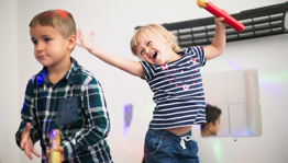 Musik, samspel, kommunikation en introduktion till Musical Interaction UPPDRAGSUTBILDNING Kursen vänder sig till dig som är nyfiken på att använda musiken som ett medel i kommunikation och socialt