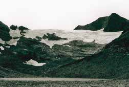 Permafrost ( evig tjäle ) i form av palsar fanns fram till 1900-talets första årtionden i Jämtlands och Härjedalens fjälltrakter (Smith 1911), men saknas numera helt (Figur 2).