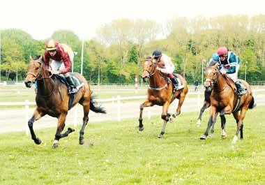 4 Racing News nr 43 4. juni 2015 Kæmpe galopdag i Aarhus! Søndag eftermiddag kan du spille med til en historisk dag i Aarhus.