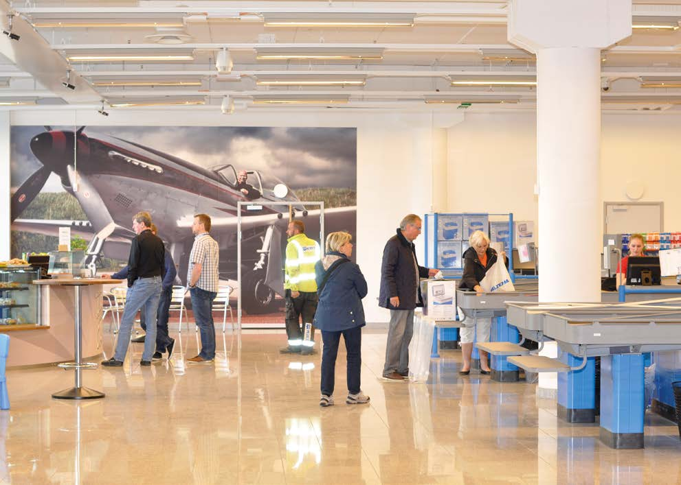 INDUSTRI LAMBDA Industriarmatur för vertikal lampa avsedd för tung industri, köpcentrum, bilhallar etc. Armatur upp till IP 65.