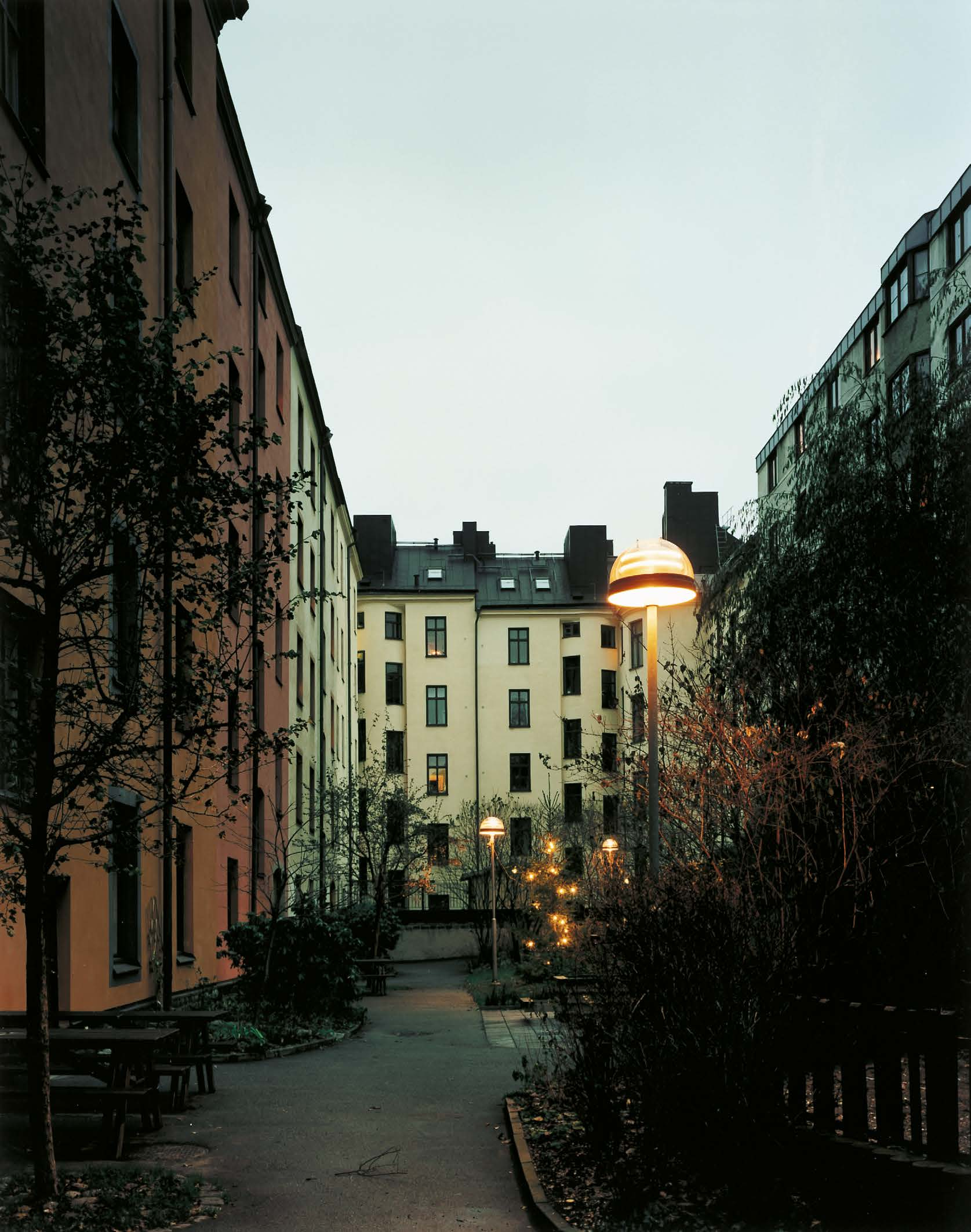UTOMUS VG 9 VG 10 LED VG 10 Klassisk väl avbländad armatur i tidlös design med LED. Armaturen kan erhållas som en helt ny armatur eller som ombyggnadssats om man vill uppgradera befintliga armaturer.