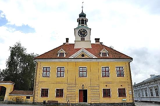 30 Guided Old Rauma Walking Tour starting from the Rauma City Hall, Kanalinranta 3.