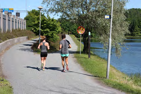 Bullerskärmar avskärmar redan idag området öster om E4/ Uppsalavägen, vilket har skapat en bättre ljudmiljö längs denna sträcka.