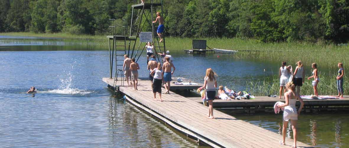 Lägersemester på Flämslätt sommaren 2012 Välkommen till stiftsgården Flämslätt mellan Skara och Skövde, för några dagars skön avkoppling.