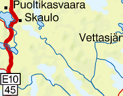 km öster om orten Ullatti (se översiktskarta).