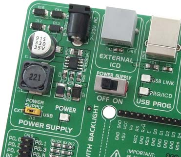 12 BigPIC6 Utvecklingssystem 6.0. Strömförsörjning Det BigPIC6 utvecklingssystemet kan använda en av två matningskällor: 1. +5V PC matning via USB programmeringskabeln; 2.