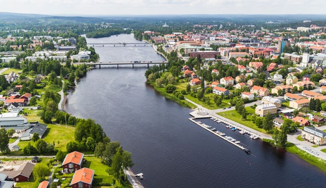 i stort sett halveras längs kuststräckan vilket möjliggör större arbetsmarknadsregioner.