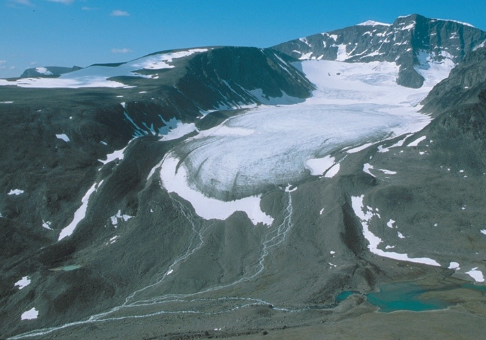 Syd- Toppen (2102 m) Nordtoppen torglaciären i Kebnekaise har förlorat 30% av sin volym