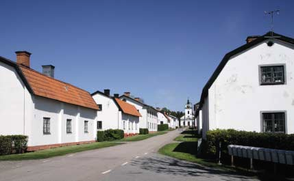 demokratisk brist. Det är inte i första hand på lokal nivå som den demokratiska processen bör förläggas i en fråga av nationell karaktär, och särskilt inte i en nationell ödesfråga.