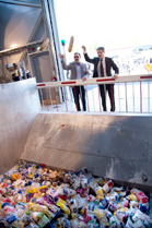 Sedan 2006 tillsätts förnyelsebar biokomponent till miljödieseln, 5 vol% sedan 2008, vilket reducerar produktens nettoutsläpp av koldioxid.