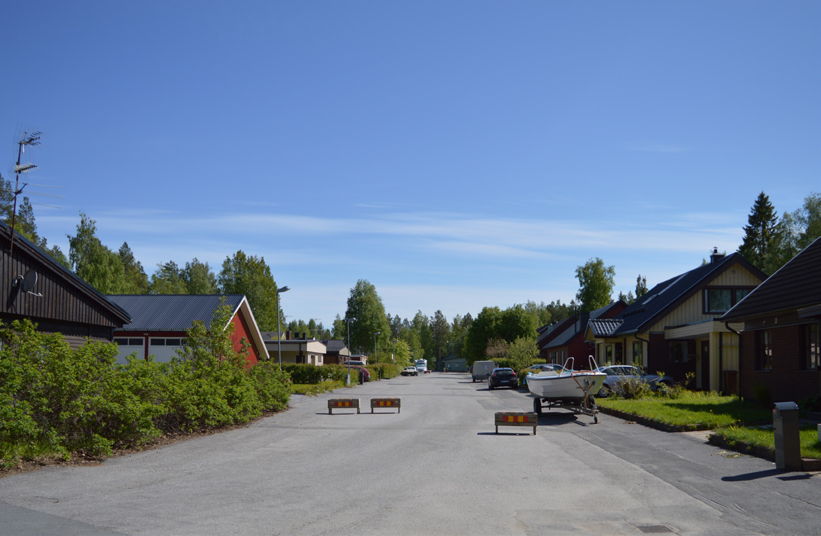 Nytt stråk föreslås anläggas mellan förskolans norra entré och gång- och cykelvägen för