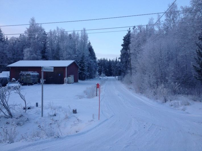 Bild 9. Vy längs Risöhällsvägen. Bild 10. Vy längs Risöhällgränden. 2.1.3 Bebyggd miljö På området finns inga registrerade fornminnen.