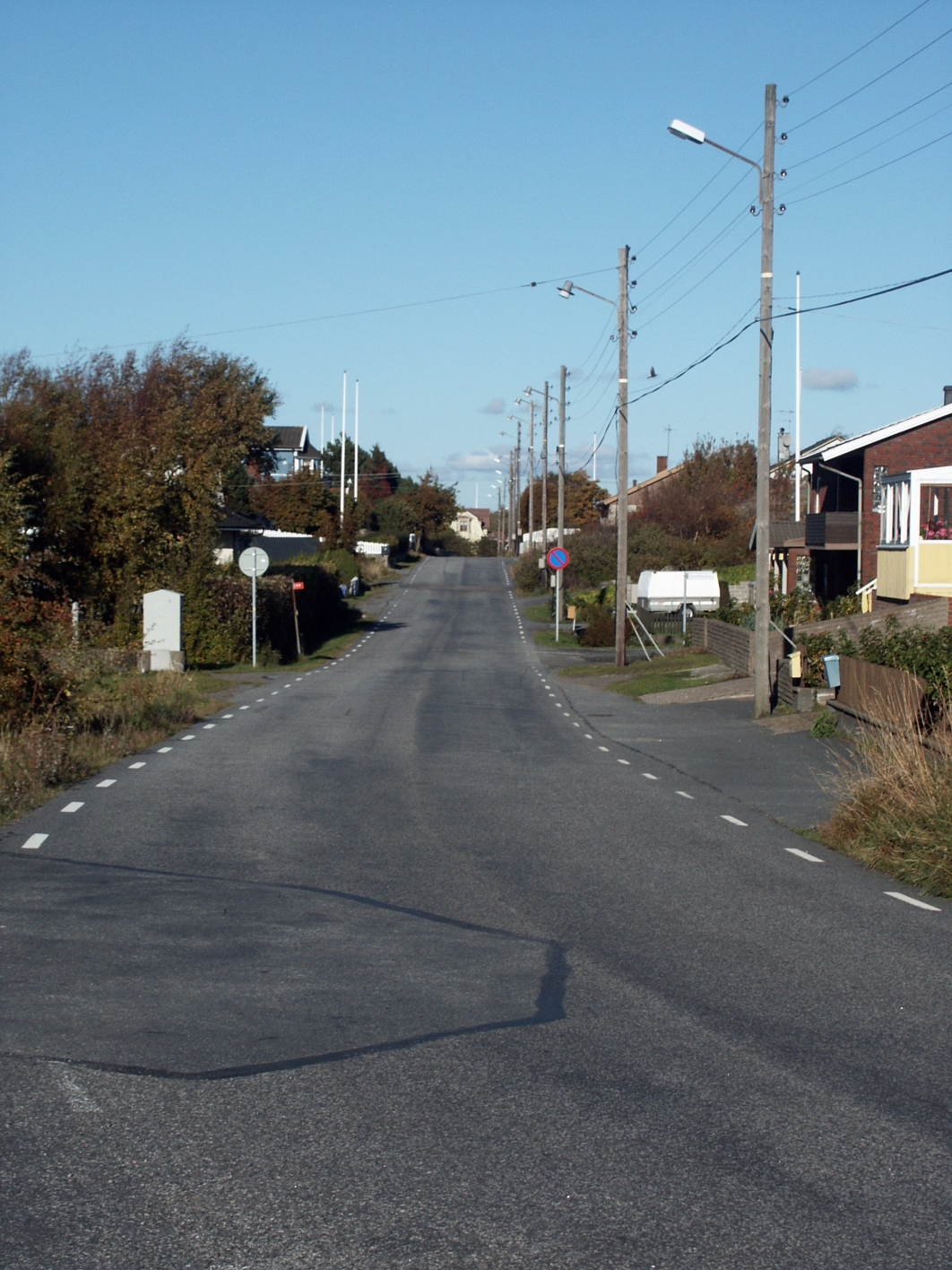 Tra fik frå gor - vä gar och tra fik sä ker het Trafikfrågorna på Öckerö är i behov av utredning, som flera remissinstanser påpekar.