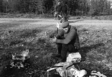 Tore som var väldigt hungrig. Foto: Zandra Öjring Zandra och Magnus ute i båten.