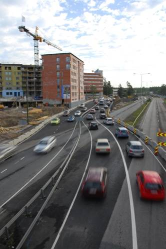 14:30-18:00 Trafiken stoppas för högst 2 min per gång, vid sprängningsarbeten högst 8