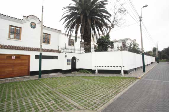 RELACIONES DIPLOMÁTICAS / DIPLOMATISKA FÖRBINDELSER En el año 1930, se abrió una embajada en Lima con el señor Einar Modig como primer emisario, quién también estuvo acreditado en Bogotá, Caracas,