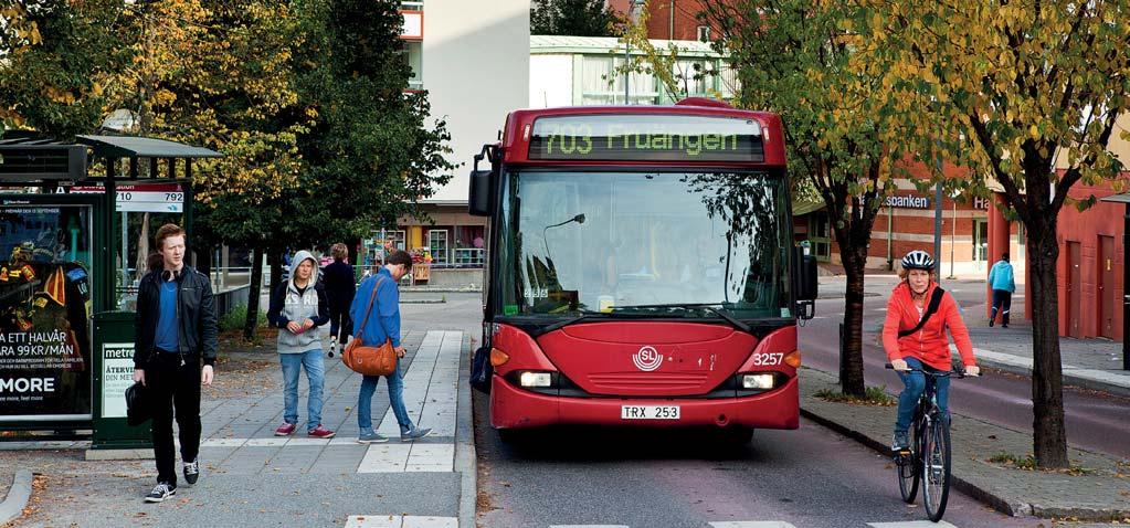 TRÄD Riktlinjer för trädplanteringar i gatumiljöer Trädplanteringar i gatumiljöer är viktiga stadsbyggnadselement.