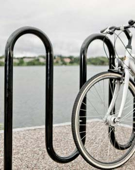 Cykelparkeringen ska anpassas till målpunktens behov och placeras så att området kring cykelparkeringen kan driftas på ett bra sätt.