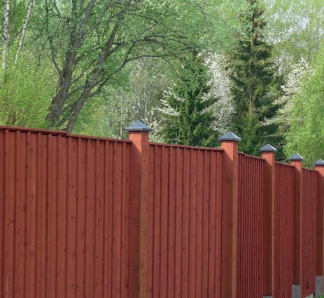 omgivningen på ett effektivt sätt. Färg på planken ska väljas så att de harmonierar med omgivningen.