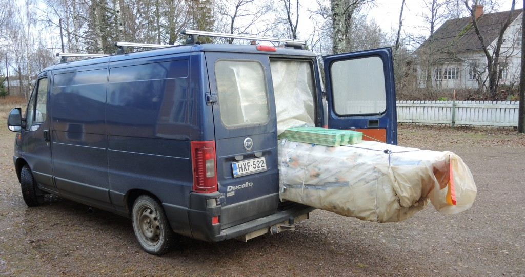 nedklassificerat från A-sortering. Priset var en tredjedel av katalogpriset så därför är det nu i Hindersby snål som man är.