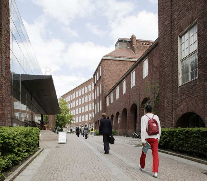 Gestaltning KTH-campus är en institutionspark med flera årsringar och olika uttryck. Utvecklingen av campus har skett successivt under snart ett sekel och har resulterat i miljöer med olika karaktär.