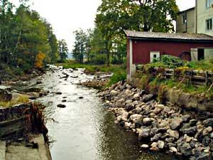 Nedströms Tidavad vid Trilleholm har en gammal damm som ej längre används rivits ut vilket återskapat 150 meter