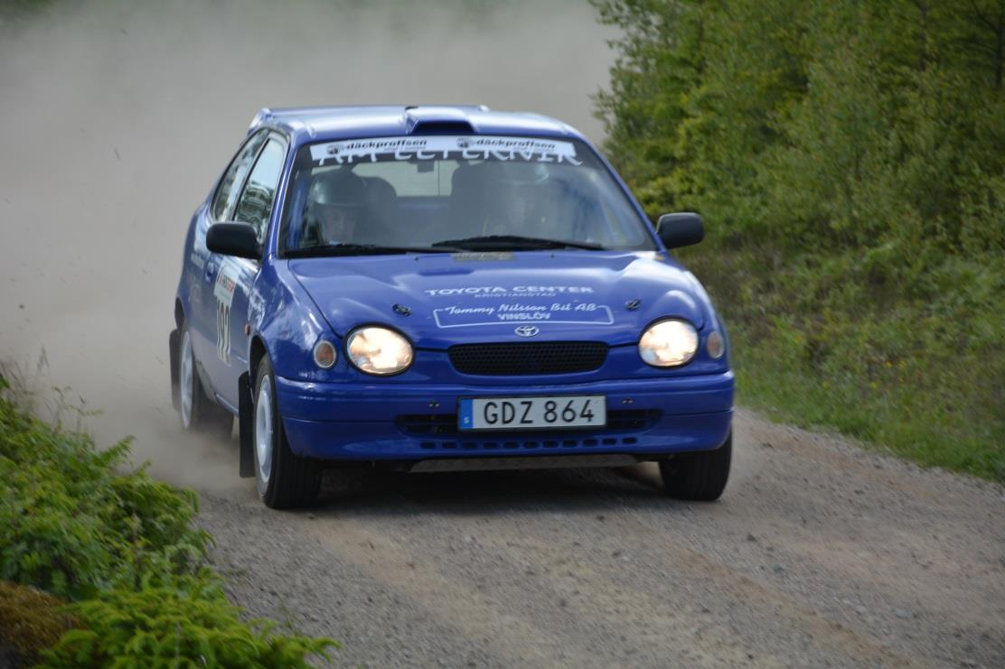 Hampus Larsson och Joakim Gustafsson, Kristianstads MK i Toyota Corolla Till sist får jag väl berätta att Gustav inte kommer att fortsätta som co-driver.