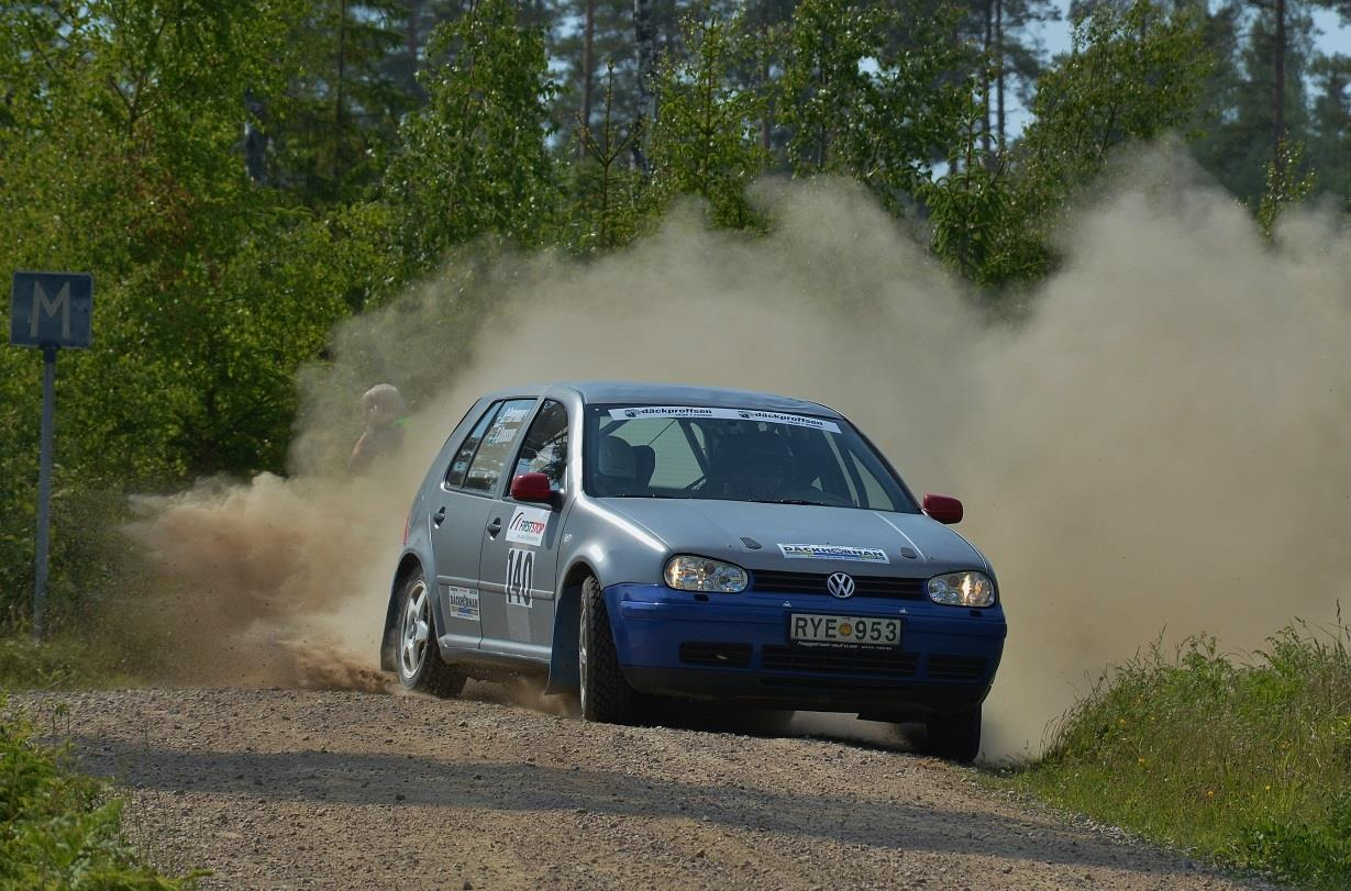 Han klarade av att läsa noterna, jag tror till och med att Thobias var nöjd med det som levererades, men väl ute på transportsträckorna kände Gustav sig helt knäckt.