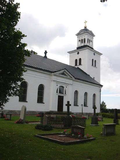 utarbetade ritningar 1840. I detta förslag har sakristian sin halvrunda form, dock med rusticerad fasad vilket även finns i tornets bottenvåning.