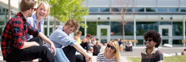 18 Hela vägen dit du vill SÖK PÅ antagning.se Byggstenarna i din universitetsutbildning är kurser. Antingen läser du så kallade fristående kurser och väljer själv vilka kurser du vill läsa.