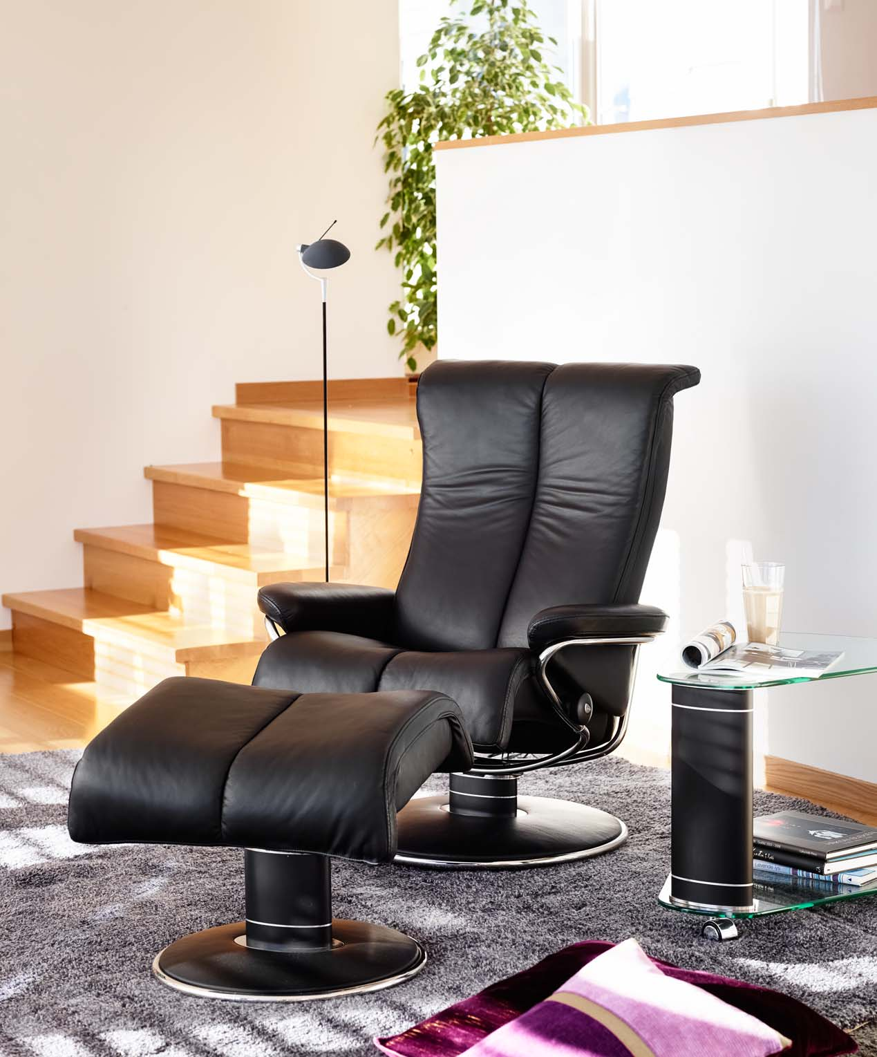 Stressless Blues (M) visas i Paloma Black.