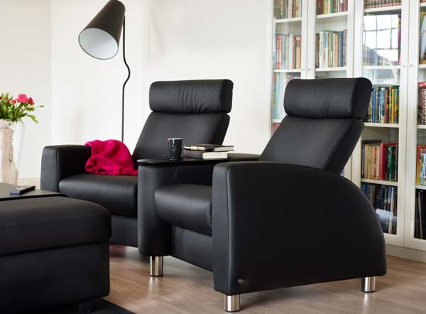 Stressless Arion SC 11 visas i Paloma Black/stålben.