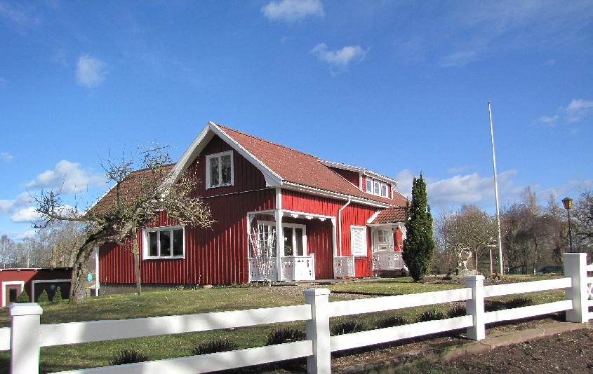 Gustafsson från 1990. Ovan t.v. 1926 av AVK Nedan t.v. Sv. Beb. 1954 Ovan t.h. 1991 av hbf Nedan t.h. 2014 av hbf Naglarp 1:11 (f.d. 1:8 och 1:11) Fastigheterna bildade 1904.