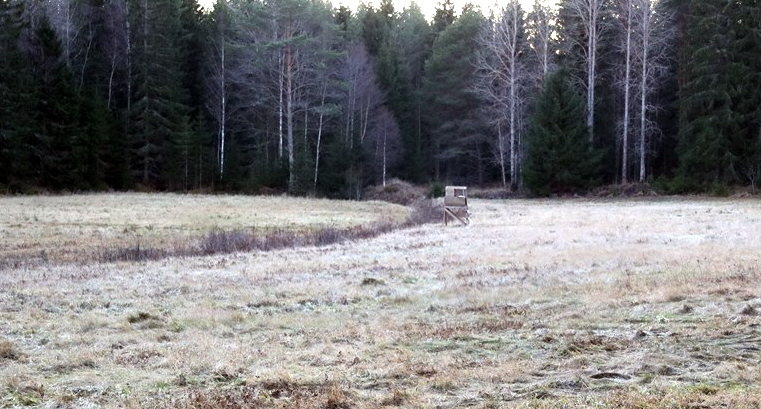 Byggnaden är upplåten på 49 år till Johan Lindström var av ca 20 år har förflutit. Från Uppsala Shell Stenhagen/Enköpingsvägen: Kör väg 72 mot Sala, efter ca 36,5 km tag höger mot Molnebo.