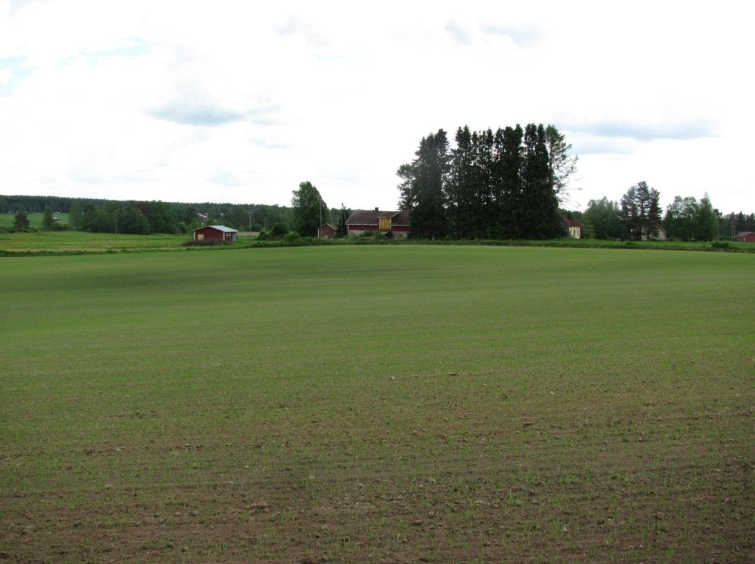 Mera bebyggelse finns i Kärjenkoski längs ån Kärjenjoki, som närmast cirka två kilometer öster om planeringsområdet. Figurerna 31, 32 och 34 visar var bebyggelsen finns.