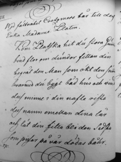 180 Rebecka Lennartsson Wid fältwäbeln Cretzmers bår till dess enka madame Platen. Versen i Samling af Swenska Wisor av Samuel Christian Wallén, RA, Vol XII, s 292. hon fått tillnamnet Näslösa.
