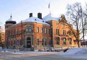 Höder 7. Riksbanken i florentinsk ungrenässans. F O Lindström 1900. Ran 2. Cementgjutare Westerholms hus. 20-talsklassicism. Edvard Lundberg 1924.